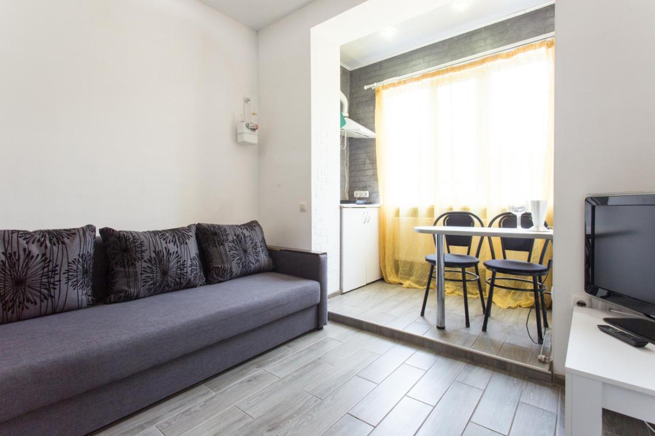 Well Located Studio - Yaroslavska Str. 21 Kharkiv Exterior photo