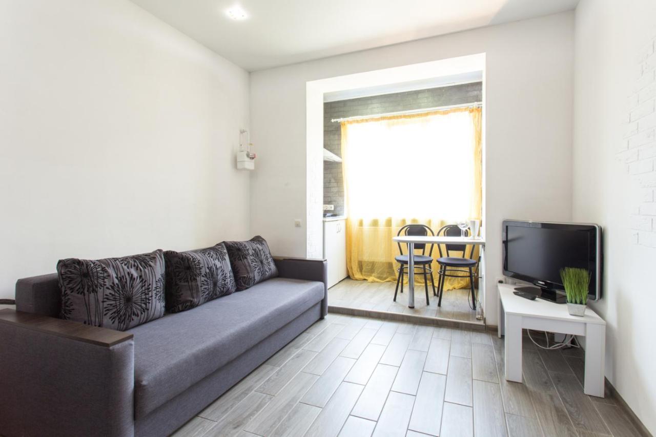Well Located Studio - Yaroslavska Str. 21 Kharkiv Exterior photo